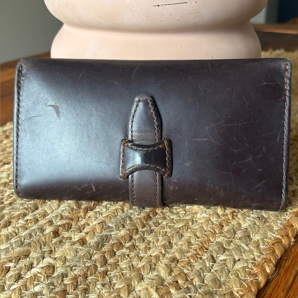 Saddleback Leather Long Trifold Wallet- Discontinued - Picture 2 of 9